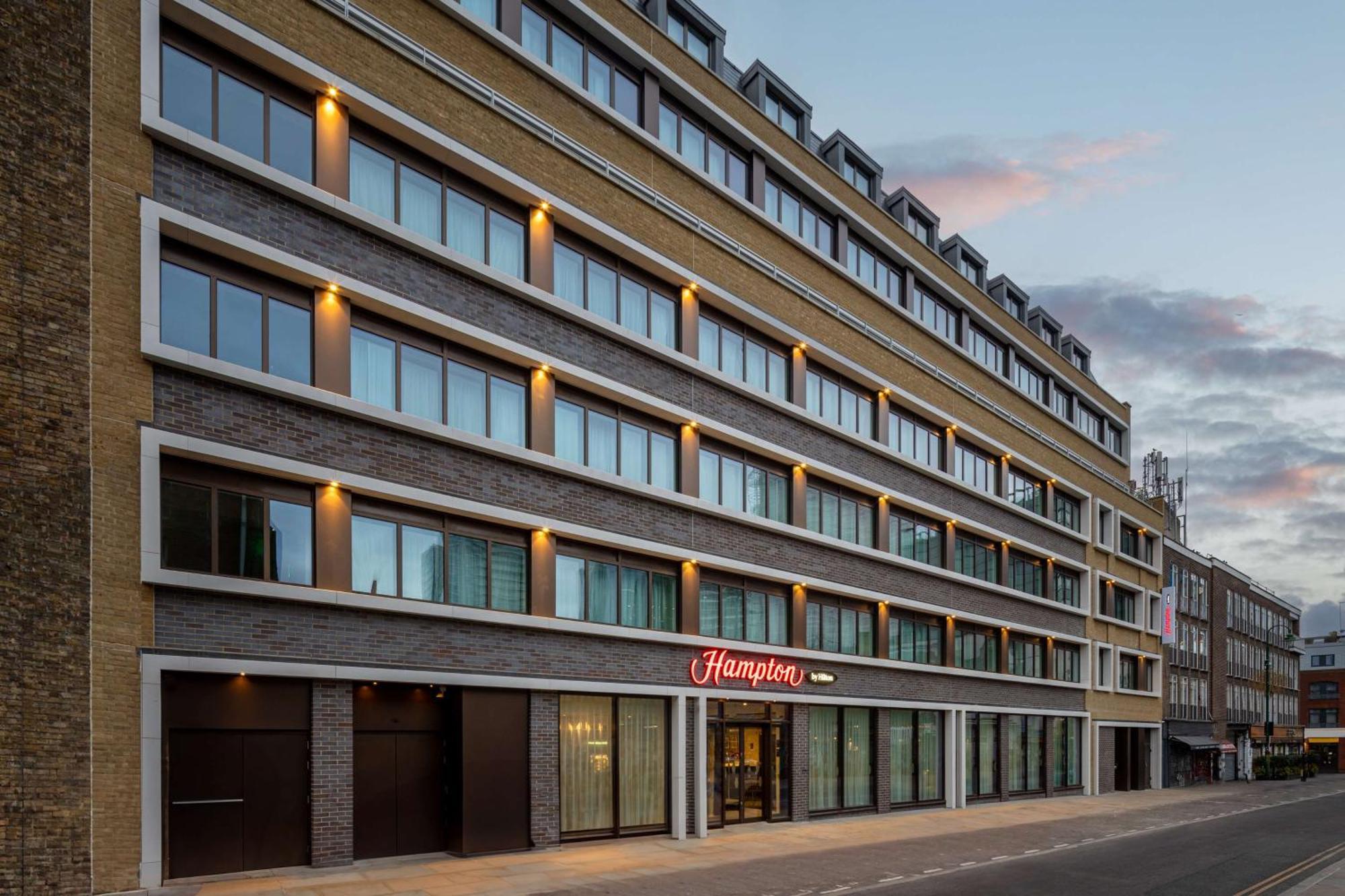 Hampton By Hilton London City Exterior photo